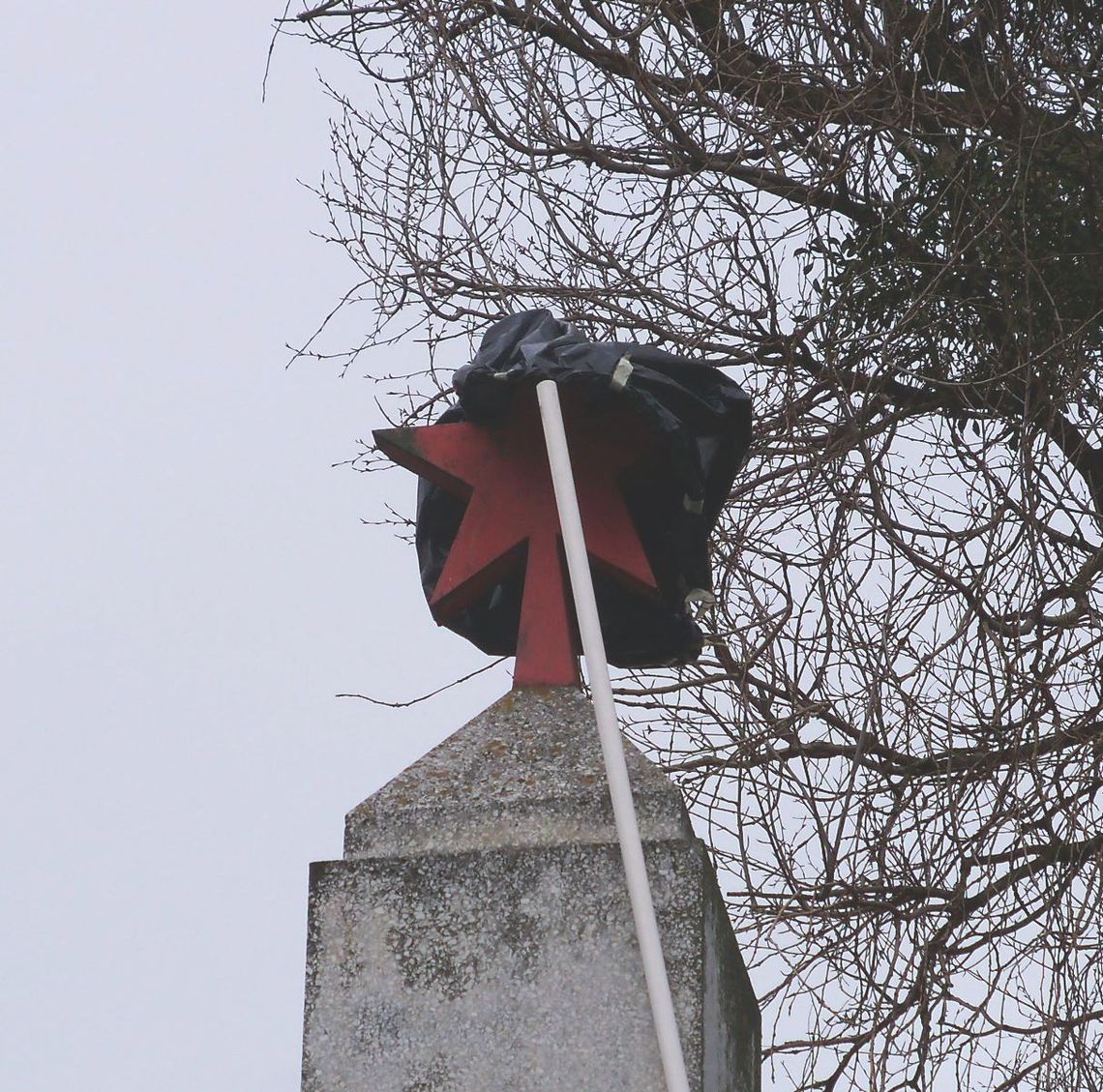 Czerwona gwiazda z ul. 30 Stycznia straci swój... kolor? Czerwona gwiazda z ul. 30 Stycznia straci swój... kolor?
