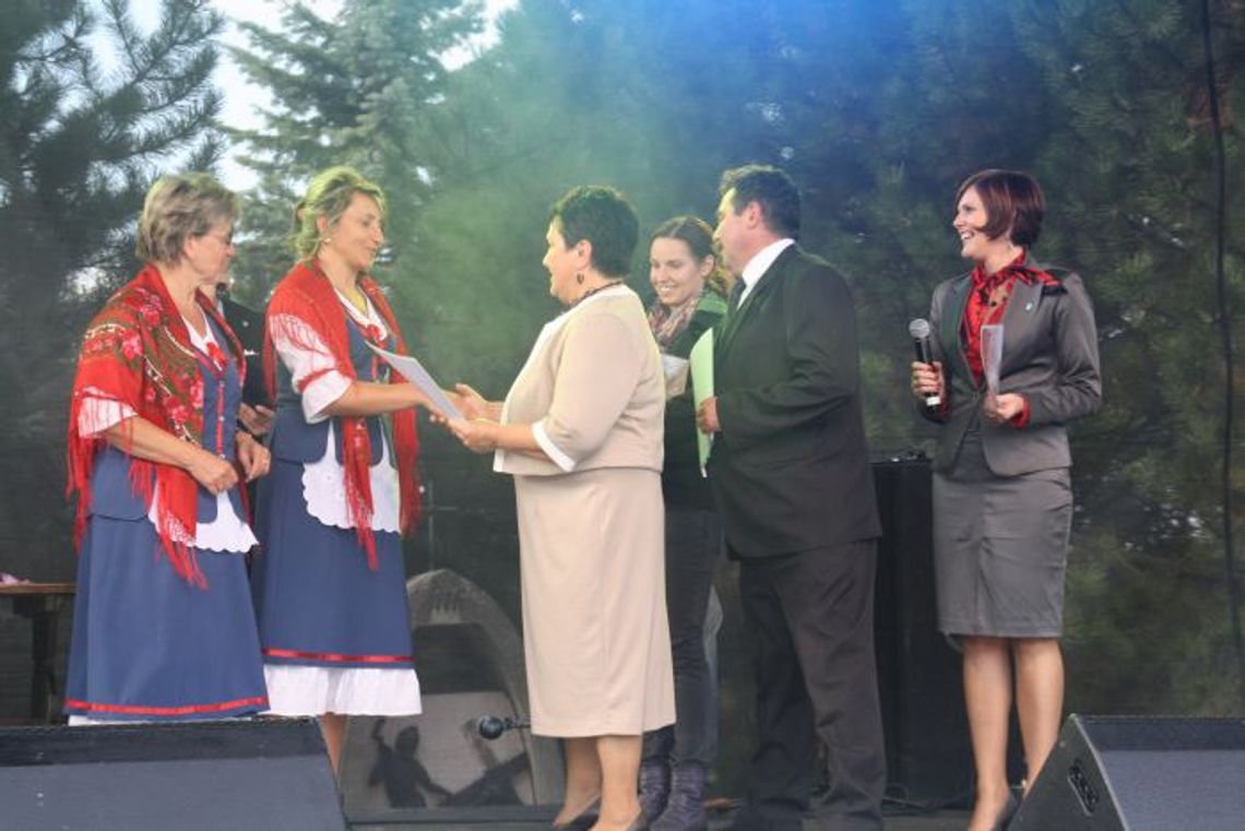 Czerwone Gitary, strongmani i wieńce. Świetna zabawa podczas powiatowych dożynek w Piasecznie