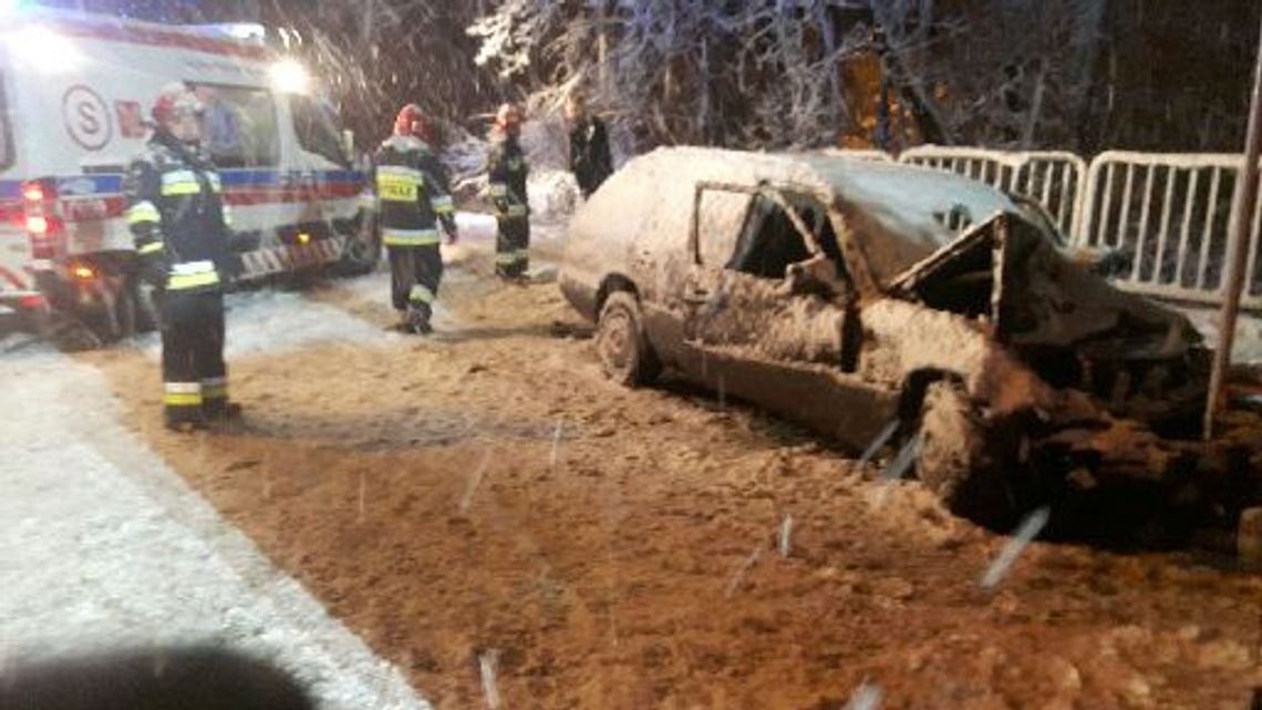 Czołowe zderzenie w Swarożynie! Trzy osoby trafiły do szpitala Czołowe zderzenie w Swarożynie! Trzy osoby trafiły do szpitala