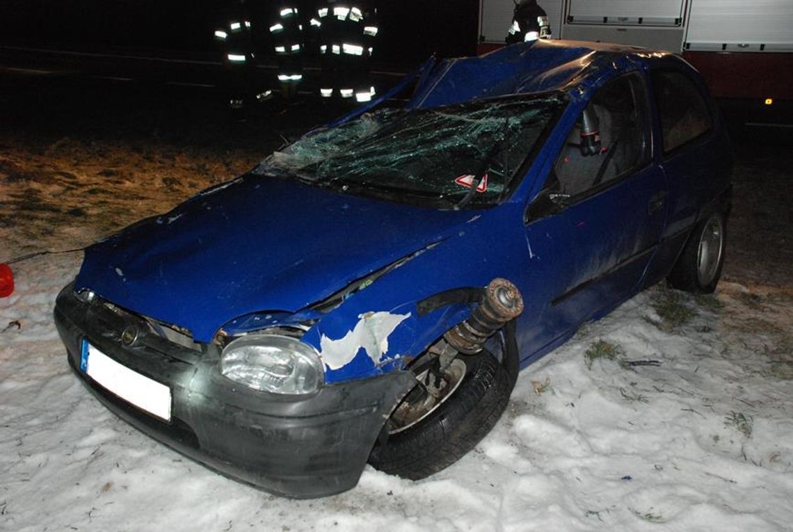 Dachował oplem z 5-letnim dzieckiem. Miał prawie dwa promile! Dachował oplem z 5-letnim dzieckiem. Miał prawie dwa promile!