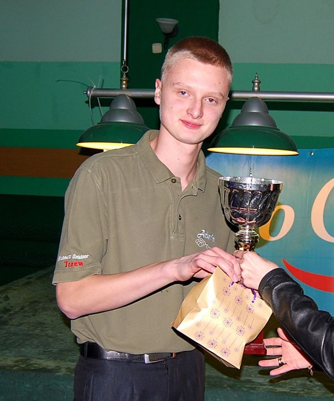 Derby w Arkadii, Mateusz z pucharem