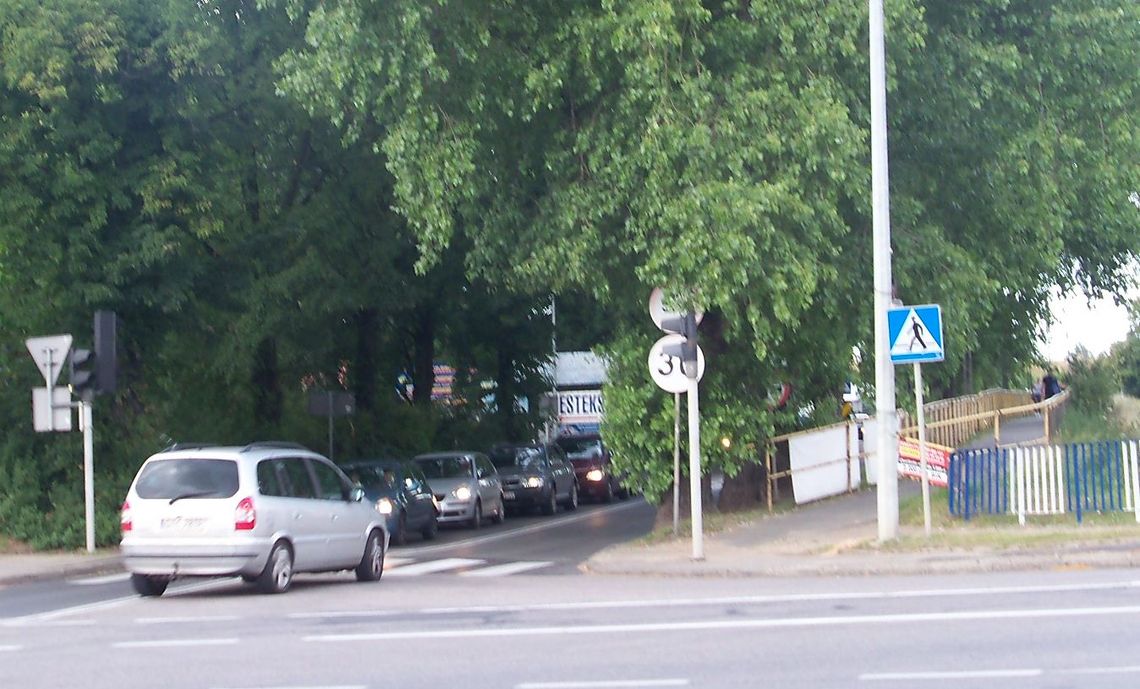 Dlaczego miasto sprząta i utrzymuje nie swoją ulicę? Dlaczego miasto sprząta i utrzymuje nie swoją ulicę?