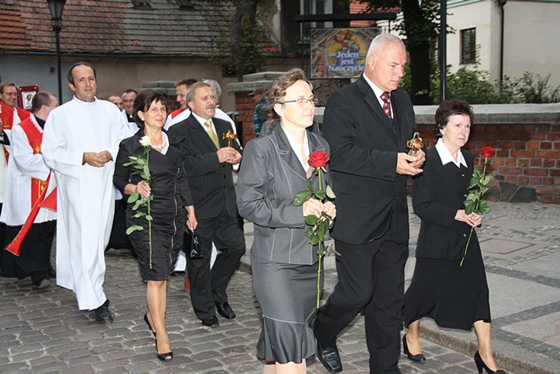 Do tczewskiej fary wprowadzono relikwie dwóch wielkich błogosławionych Do tczewskiej fary wprowadzono relikwie dwóch wielkich błogosławionych