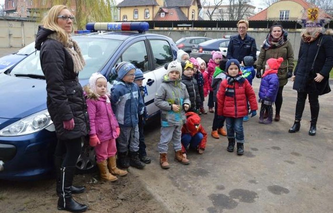 Domowe Przedszkole z wizytą w Komendzie Domowe Przedszkole z wizytą w Komendzie
