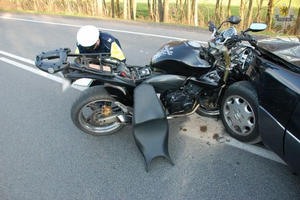 Dwa wypadki - policjanci zatrzymali uprawnienia do kierowania