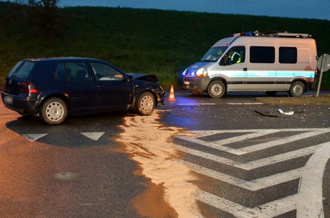 Dwóch kierowców trafiło do szpitala - policja wyjaśnia okoliczności wczorajszego wypadku Dwóch kierowców trafiło do szpitala - policja wyjaśnia okoliczności wczorajszego wypadku