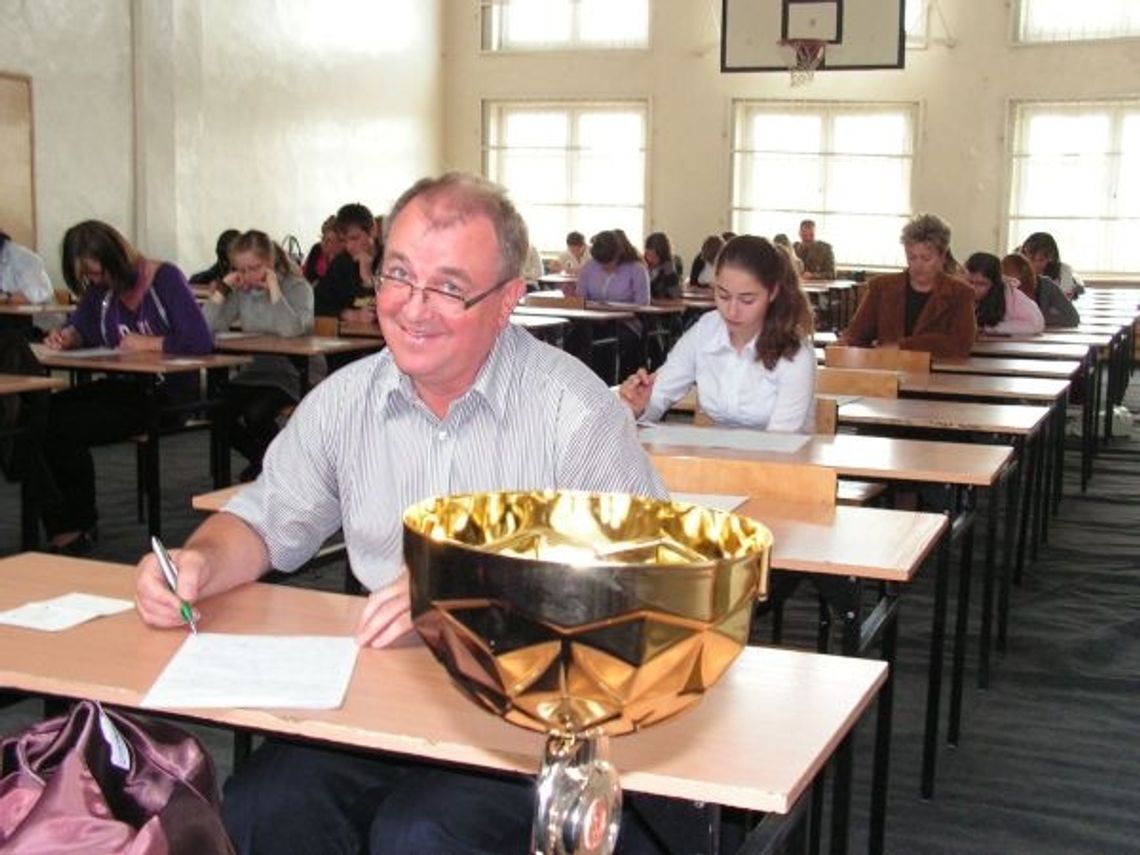 Dyktando z łamigłówkami - ortograficzna wyprawa na wyspę błękitnych lagun