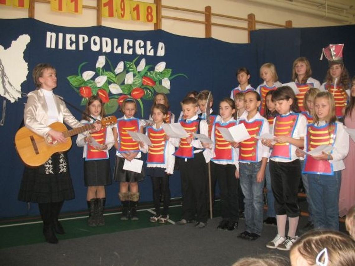 Dzieci i Święto Odzyskania Niepodległości Dzieci i Święto Odzyskania Niepodległości