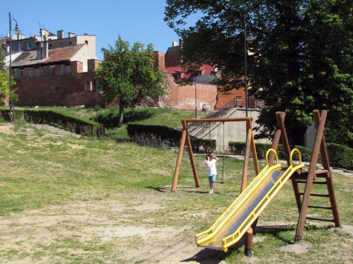 Dzieci wywalczyły plac zabaw