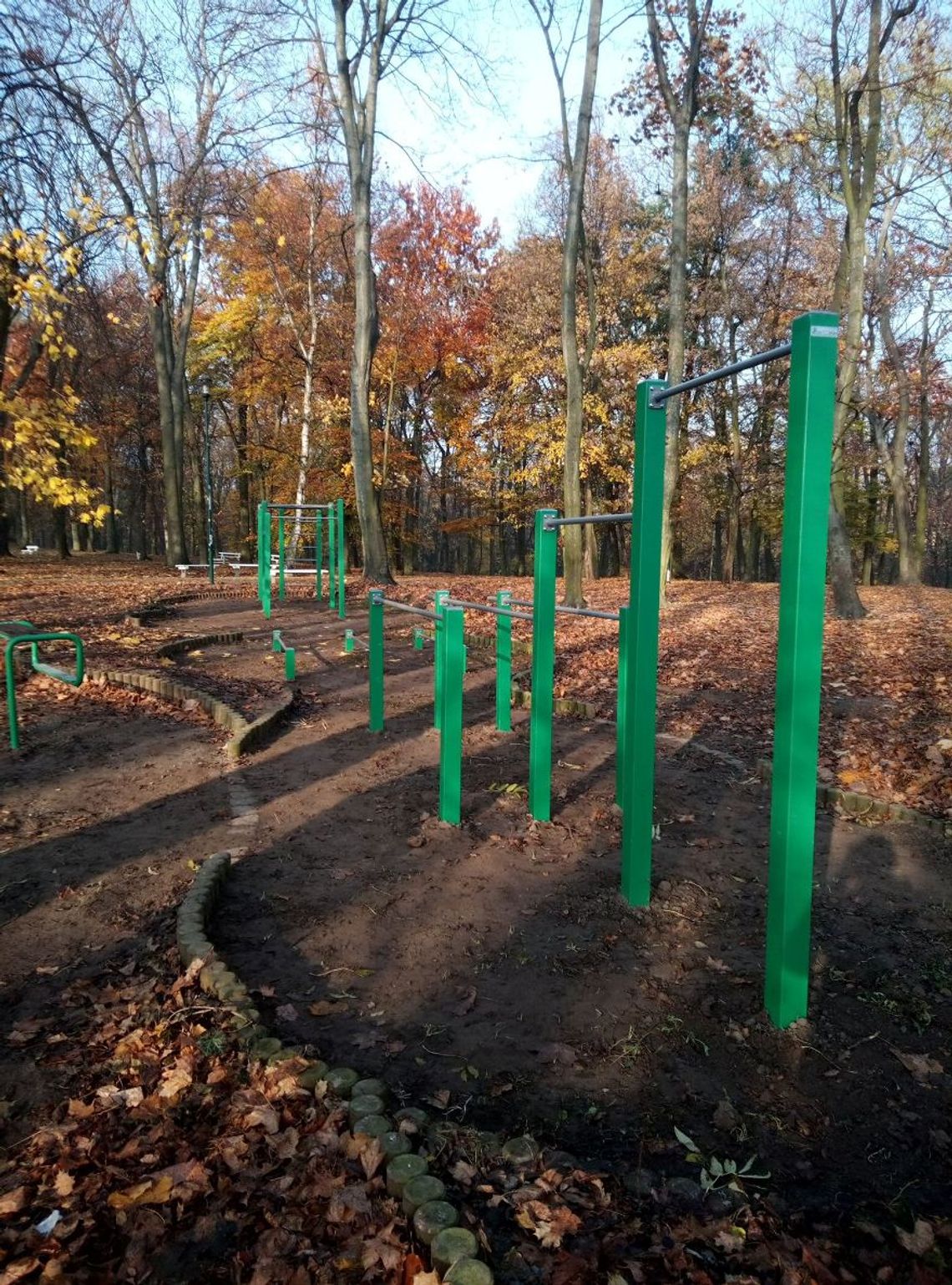Dzięki aktywności społeczników w Parku Miejskim otwarto ścieżkę zdrowia Dzięki aktywności społeczników w Parku Miejskim otwarto ścieżkę zdrowia