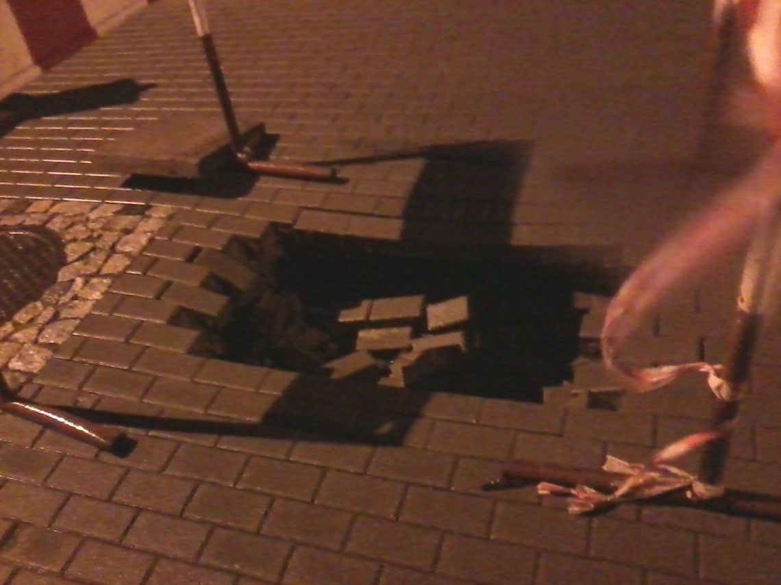 Dziura gigant. Zapadł się fragment jezdni