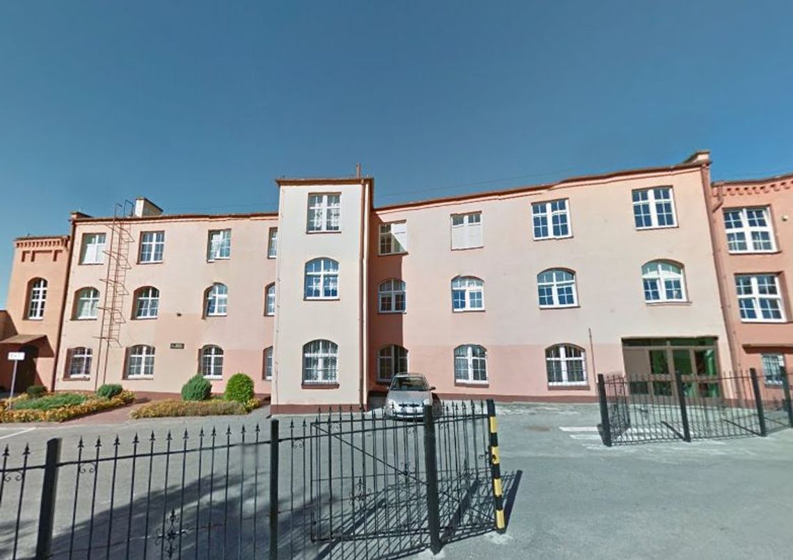 Ewakuacja szkoły! Poczuli "duszący, dławiący gaz" Ewakuacja szkoły! Poczuli "duszący, dławiący gaz"