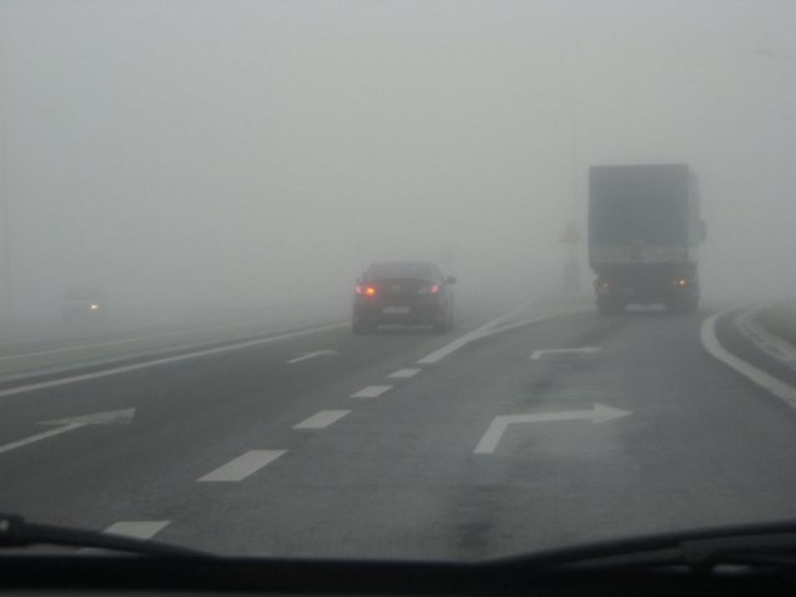 Fatalne warunki na drogach. Na A1 pojawił się śnieg Fatalne warunki na drogach. Na A1 pojawił się śnieg