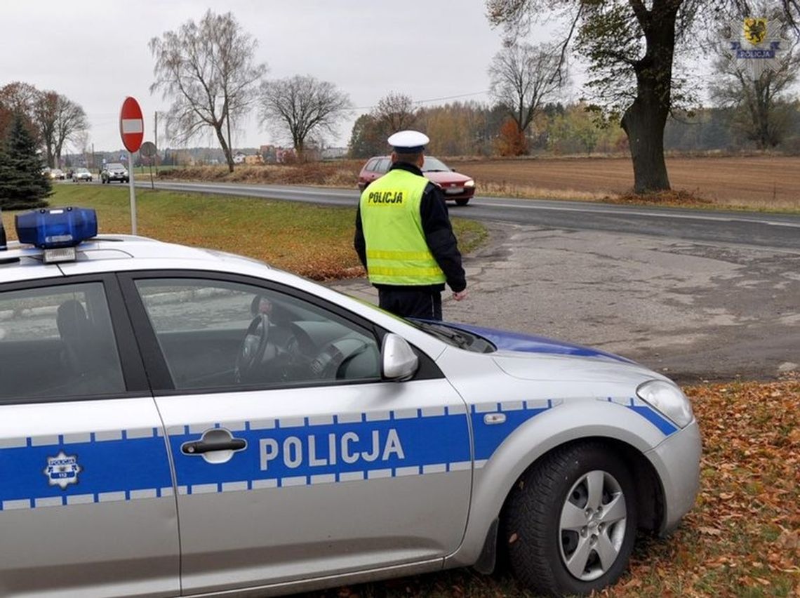 Garść porad od tczewskich policjantów jak radzić sobie na drodze, gdy zmienia się aura Garść porad od tczewskich policjantów jak radzić sobie na drodze, gdy zmienia się aura