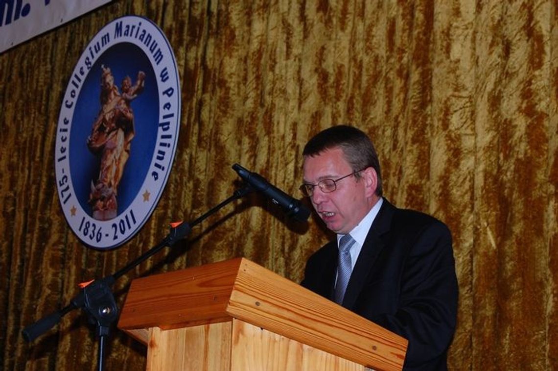 Gdzie przeszłość z przyszłością się splata Gdzie przeszłość z przyszłością się splata