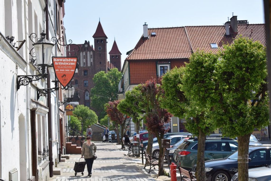 Gmina ma dość szpecących reklam. Daje ich właścicielom czas do końca lipca