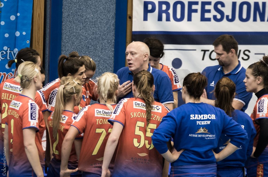 Gorąco po zwolnieniu Elbickiego. "Argumenty trenera godzą w dobre imię klubu"