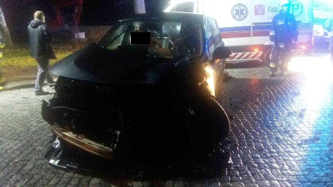 Groźne zderzenie w Bałdowie. Dwie osoby trafiły do szpitala Groźne zderzenie w Bałdowie. Dwie osoby trafiły do szpitala