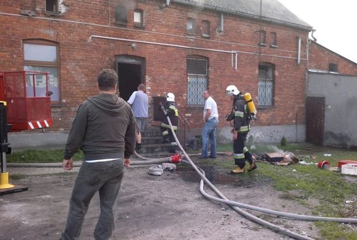 Groźny pożar w Pelplinie – ogień odciął drogę ucieczki mieszkańcom 