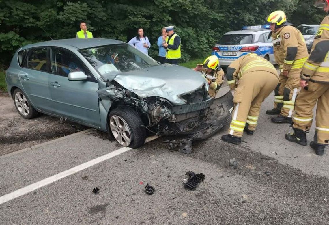Groźny wypadek na „berlince”. Seat zjechał na przeciwny pas. Chwilę później doszło do zderzenia Groźny wypadek na „berlince”. Seat zjechał na przeciwny pas. Chwilę później doszło do zderzenia