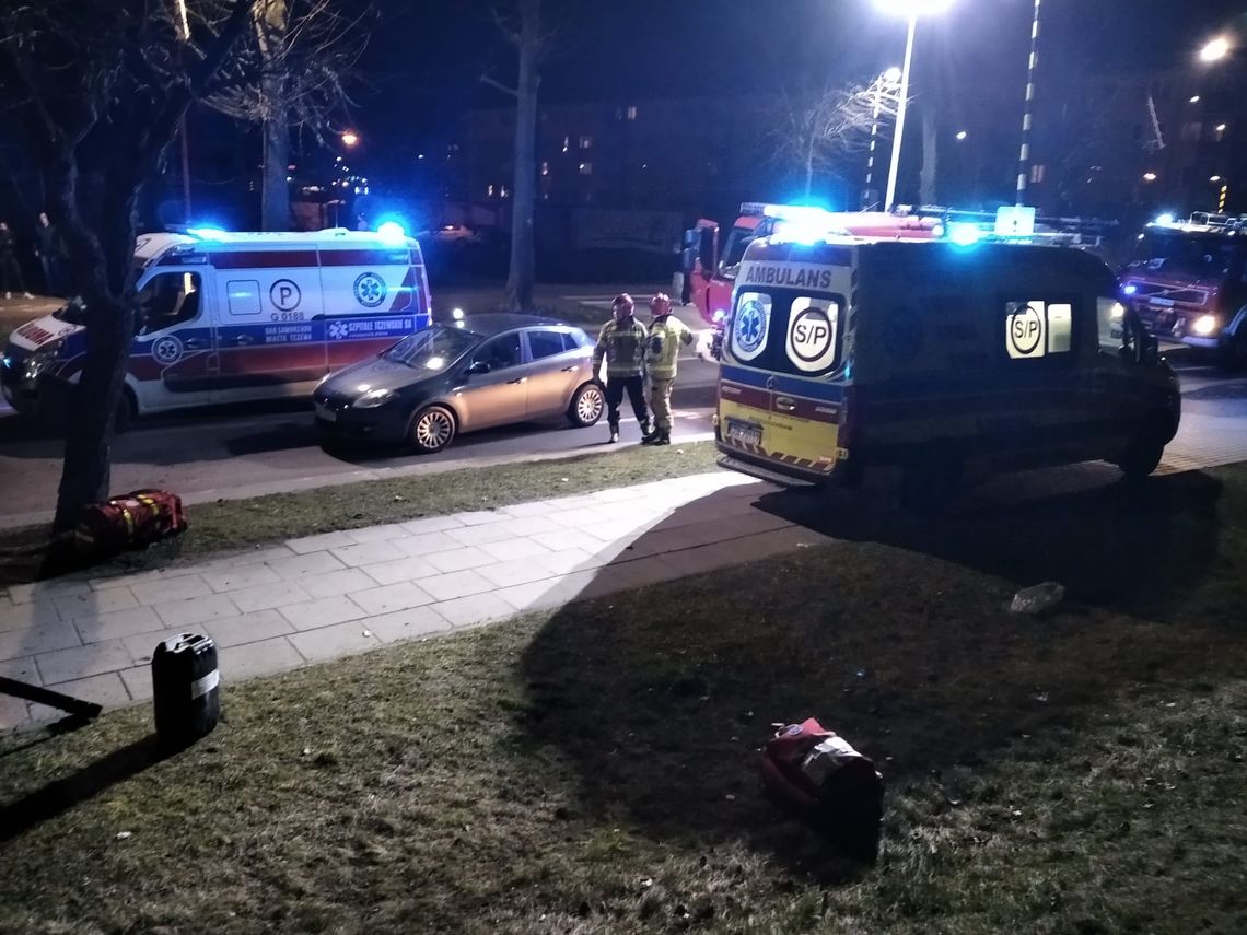 Groźny wypadek na ul. Wojska Polskiego. 3 osoby ranne trafiły do szpitala.