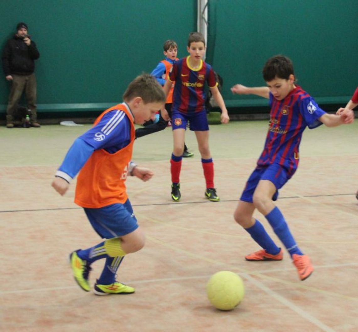 Gwiazdkowy Turniej Piłki Nożnej - górą Pokemony i Suszona Żurawina