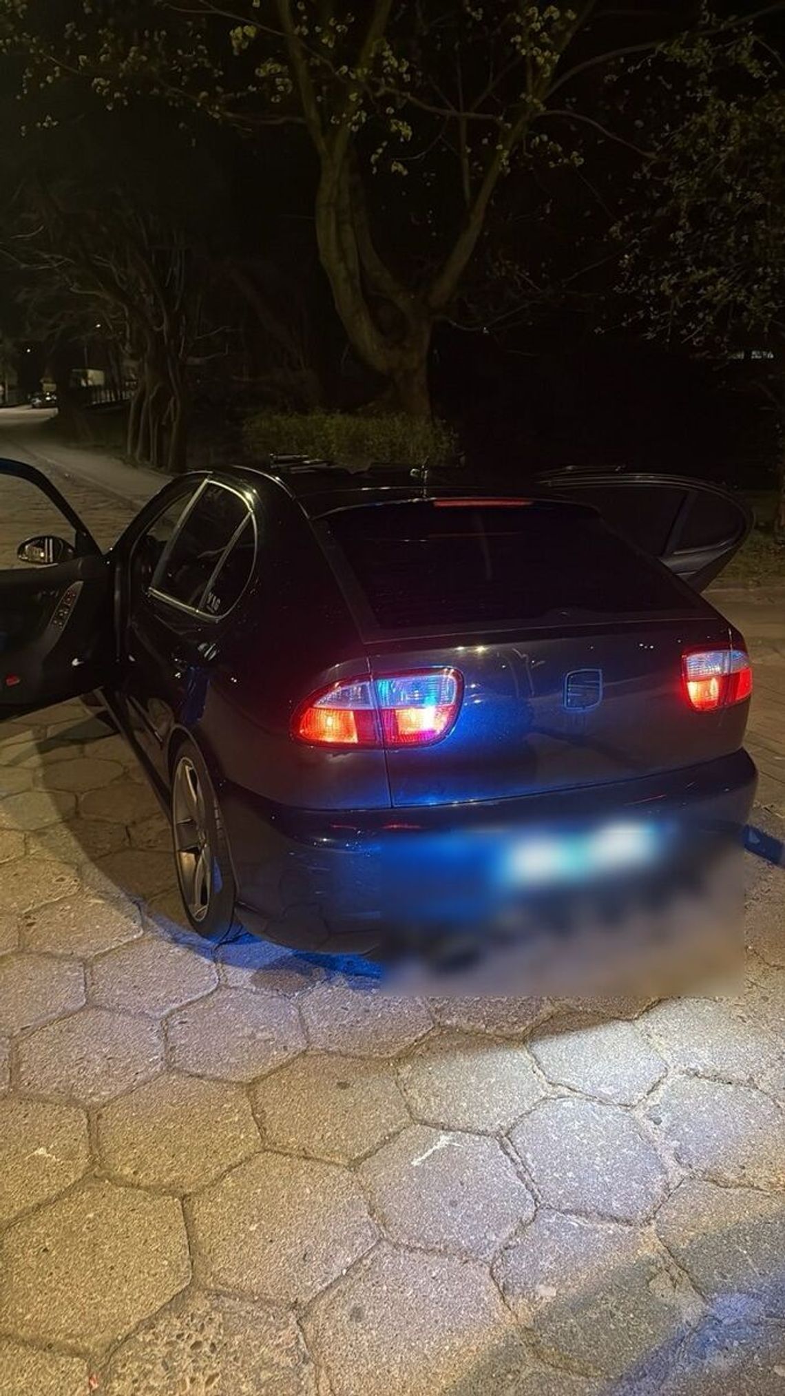 Hałas zdradził kierowcę. Policja znalazła narkotyki pod kierownicą