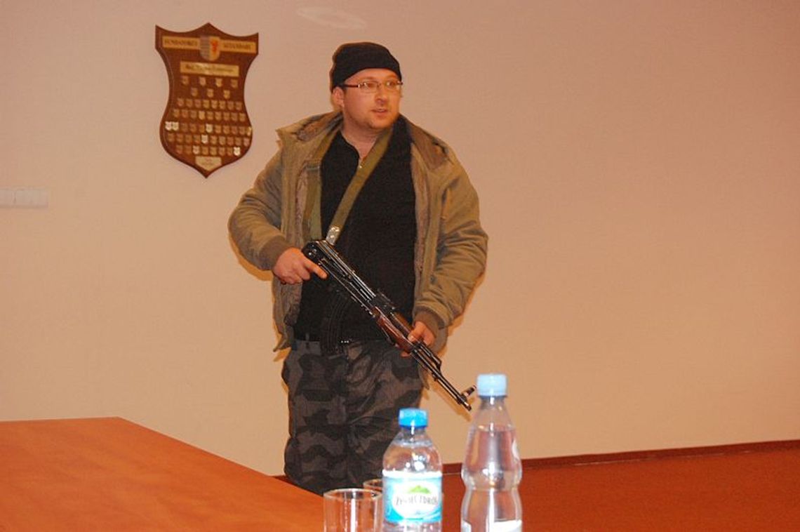 Huk i zamieszanie - terrorysta na sesji powiatowej!