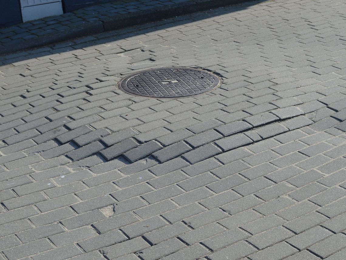 Interwencja: Wigury wyremontowali, a ich ulicę zniszczyli... Interwencja: Wigury wyremontowali, a ich ulicę zniszczyli...