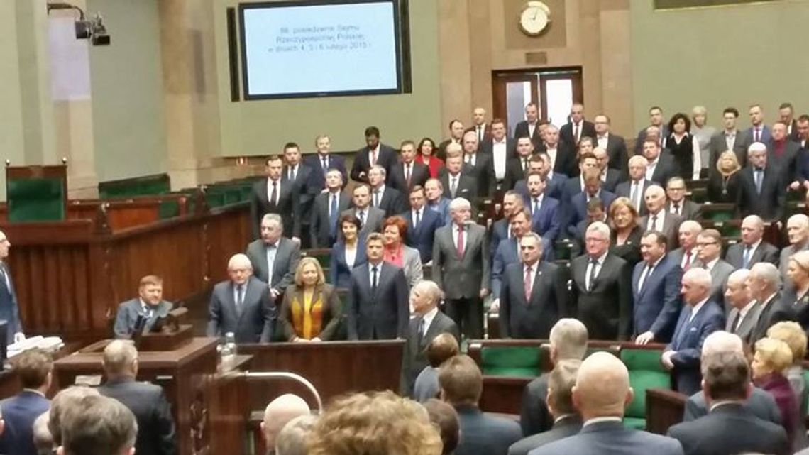 J. Kulas już po ślubowaniu. Poseł z PiS... zrobił fotkę