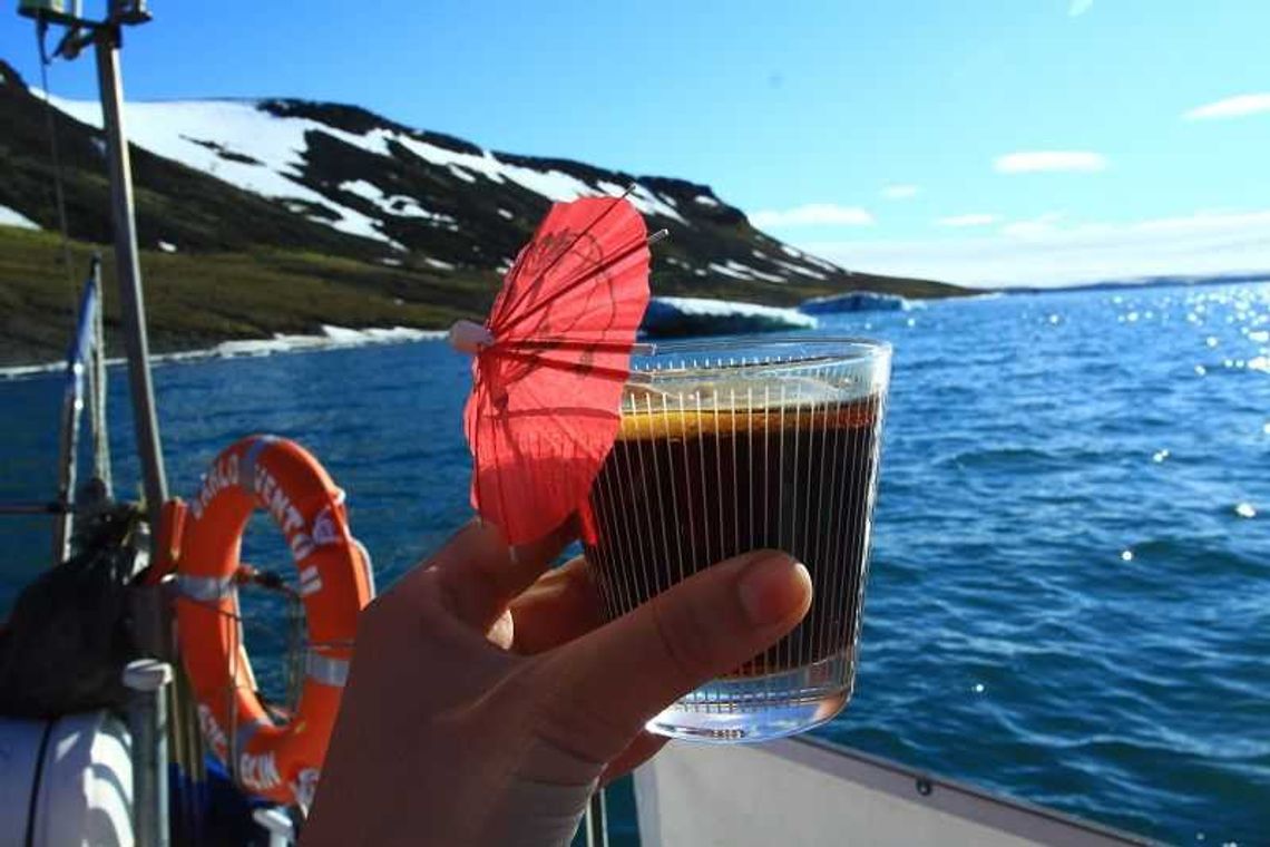 Jacht „Barlovento II” na Wyspie Hookera Jacht „Barlovento II” na Wyspie Hookera