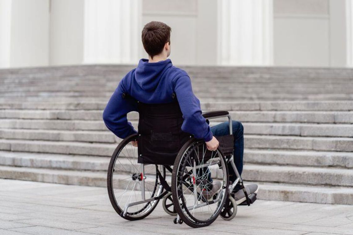 Jak dostosować schody do potrzeb osoby z ograniczoną mobilnością? Jak dostosować schody do potrzeb osoby z ograniczoną mobilnością?