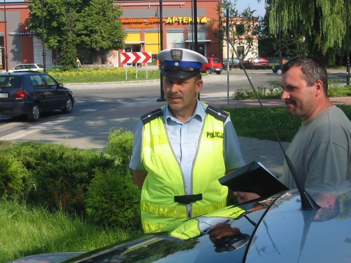 Jeśli pomógł ci policjant - zgłoś to! Jeśli pomógł ci policjant - zgłoś to!