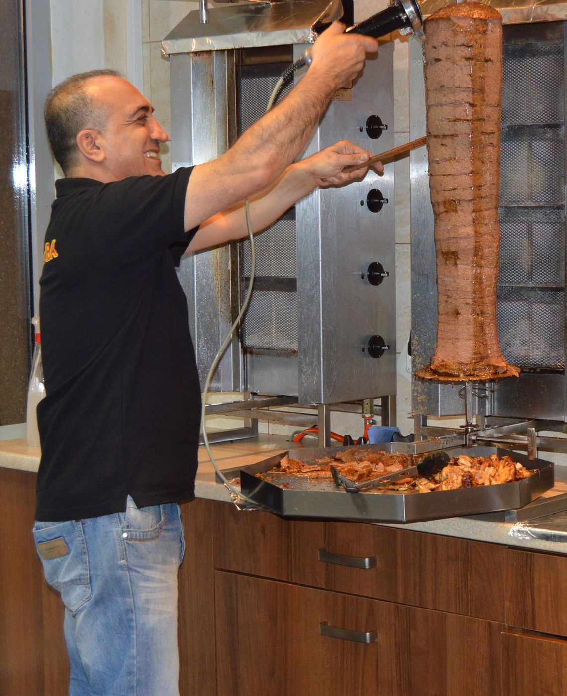 Jest architektem, w Tczewie robi kebaby. "U was ludzie są bardziej przyjaźni" Jest architektem, w Tczewie robi kebaby. "U was ludzie są bardziej przyjaźni"