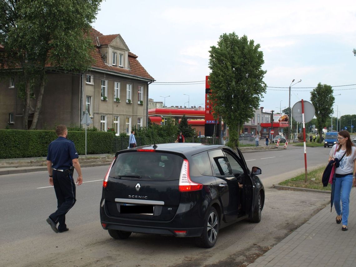 Jezdnia zwężona do jednego pasa, a oni nadal jeżdżą pod prąd! Co się dzieje na Gdańskiej? Jezdnia zwężona do jednego pasa, a oni nadal jeżdżą pod prąd! Co się dzieje na Gdańskiej?