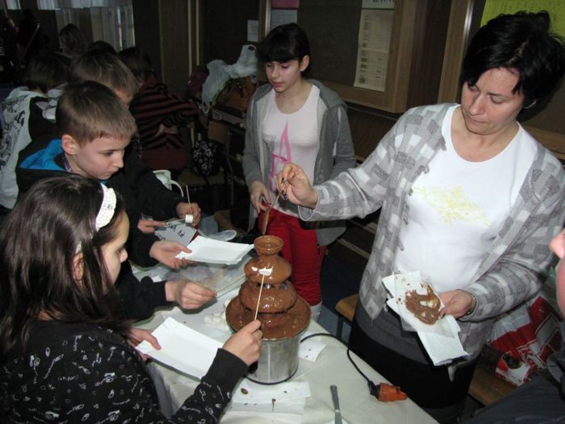 Kabarety, teatry i tańce - Dzień Otwarty w Szkole Podstawowej nr 12 Kabarety, teatry i tańce - Dzień Otwarty w Szkole Podstawowej nr 12