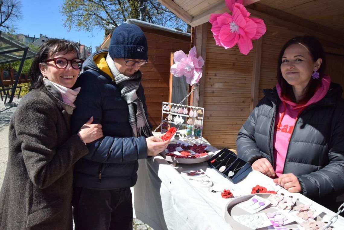 Kameralny Targ otworzył sezon jarmarków. Rękodzieło i smak lokalnych produktów!