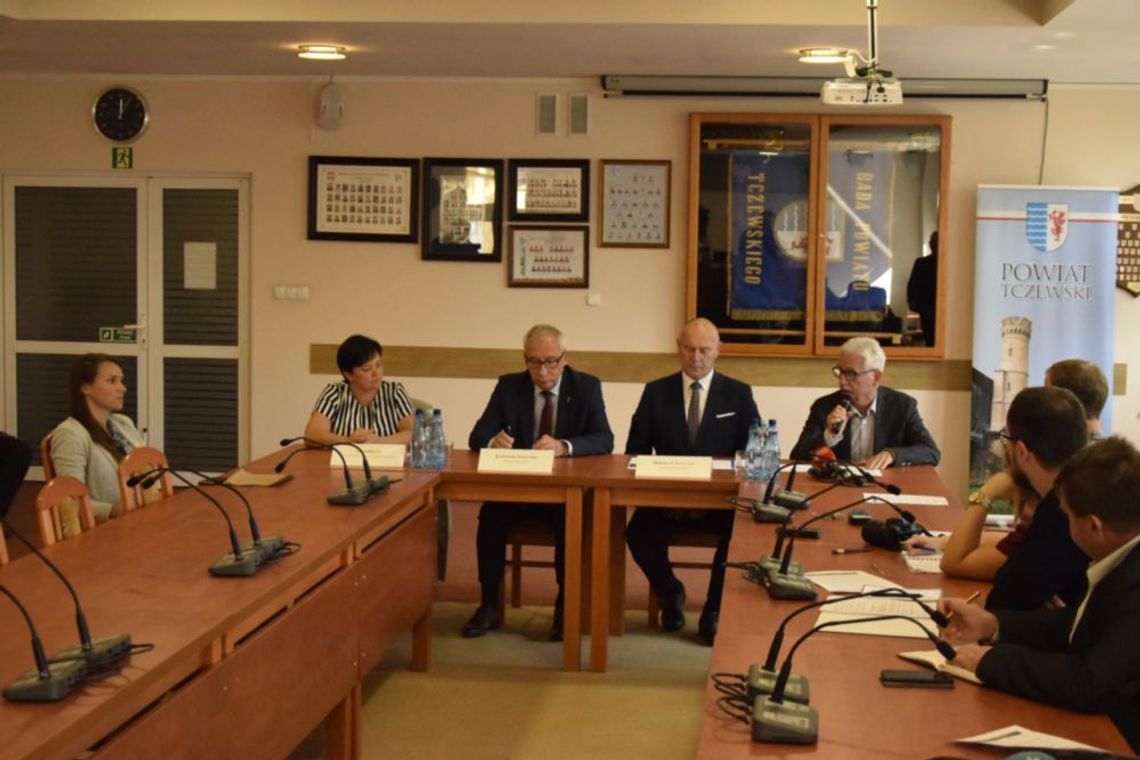 Kandydaci do sejmu i senatu murem za Mostem Tczewskim! Kandydaci do sejmu i senatu murem za Mostem Tczewskim!