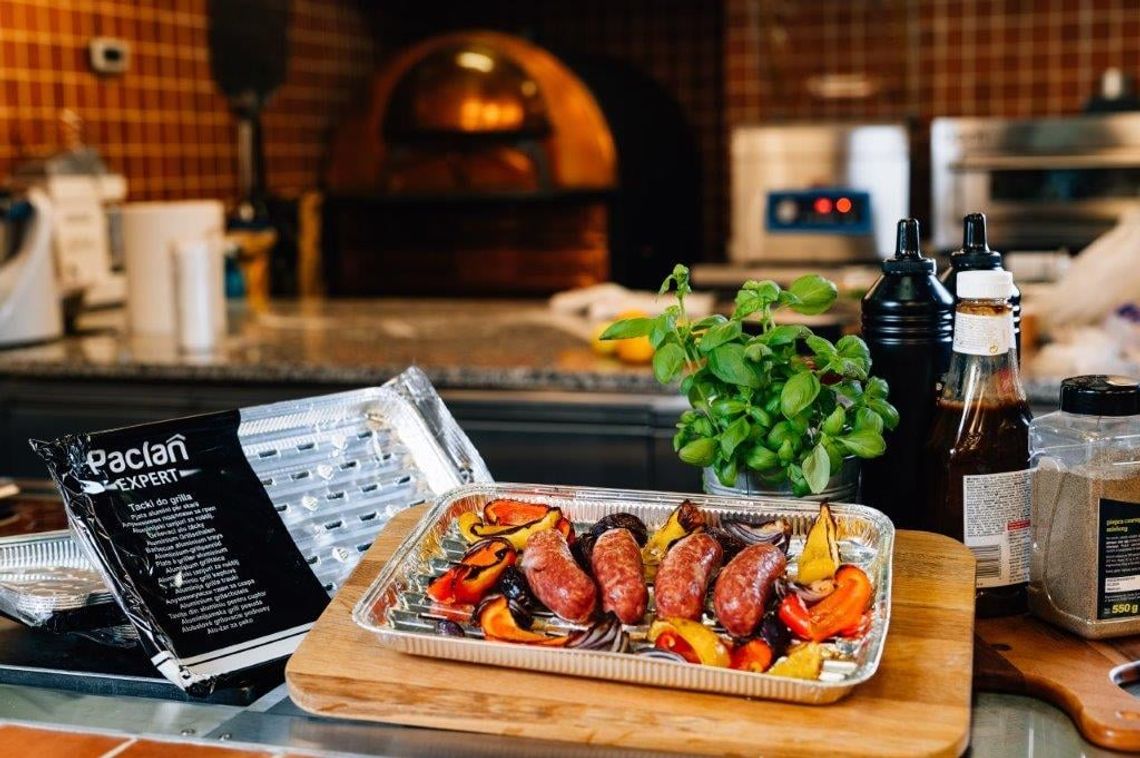 Kiełbasa z grilla w nowej odsłonie – pyszne inspiracje na lato Kiełbasa z grilla w nowej odsłonie – pyszne inspiracje na lato