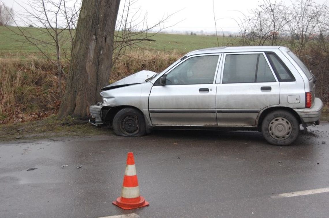 Kierowca ciągnika sterroryzowany nożem i okradziony Kierowca ciągnika sterroryzowany nożem i okradziony