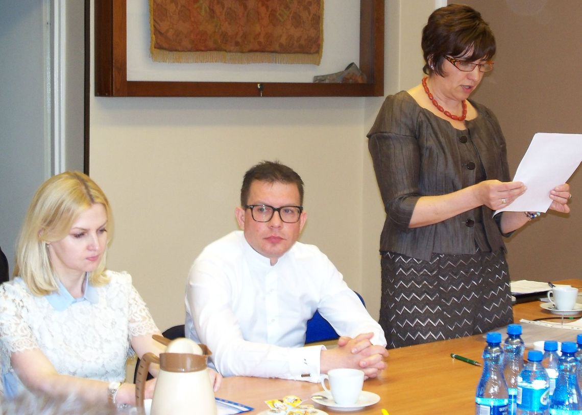 Kolejka do specjalistów. Pojadą walczyć o kontrakty Kolejka do specjalistów. Pojadą walczyć o kontrakty