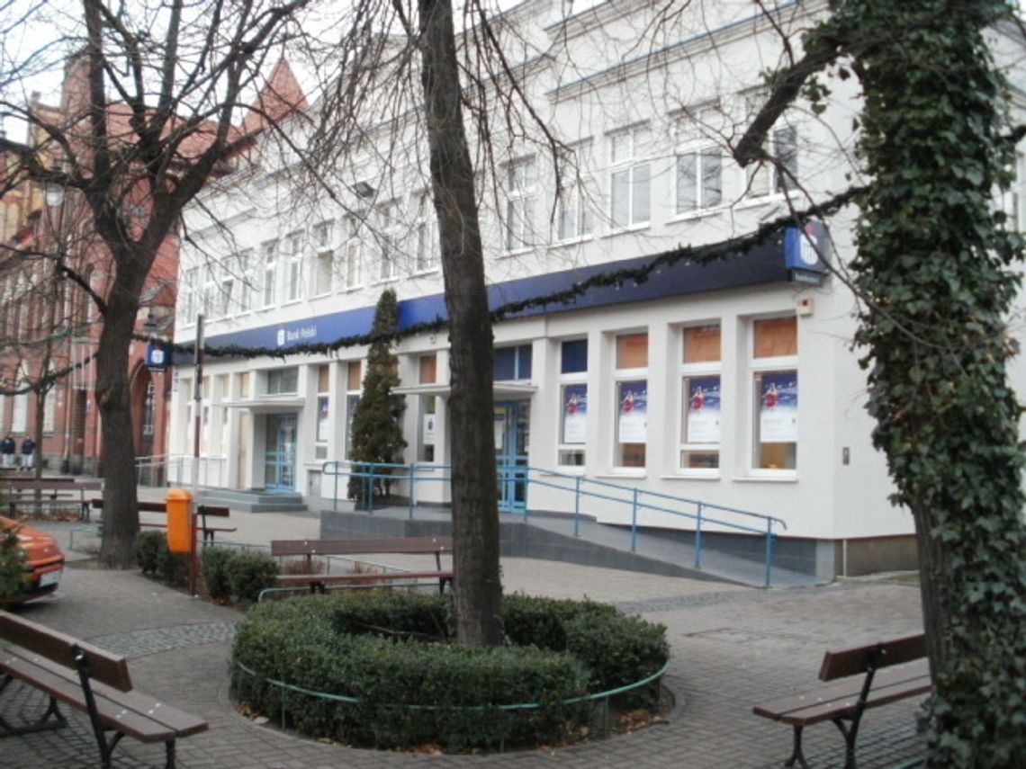 Kolejkę masz „jak w banku”. 2 godz. po wypłatę Kolejkę masz „jak w banku”. 2 godz. po wypłatę