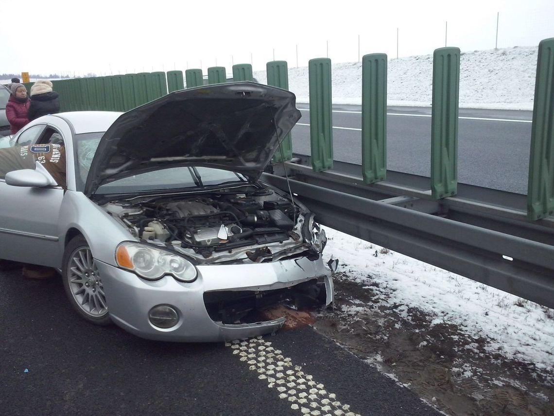 Kolizja na A1. Cztery samochody zderzyły się na autostradzie Kolizja na A1. Cztery samochody zderzyły się na autostradzie
