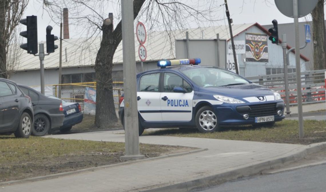 Kolizja na skrzyżowaniu Al. Solidarności z Malinowską Kolizja na skrzyżowaniu Al. Solidarności z Malinowską