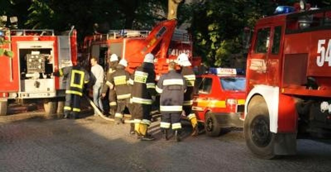 Konary zablokowały drogi Konary zablokowały drogi