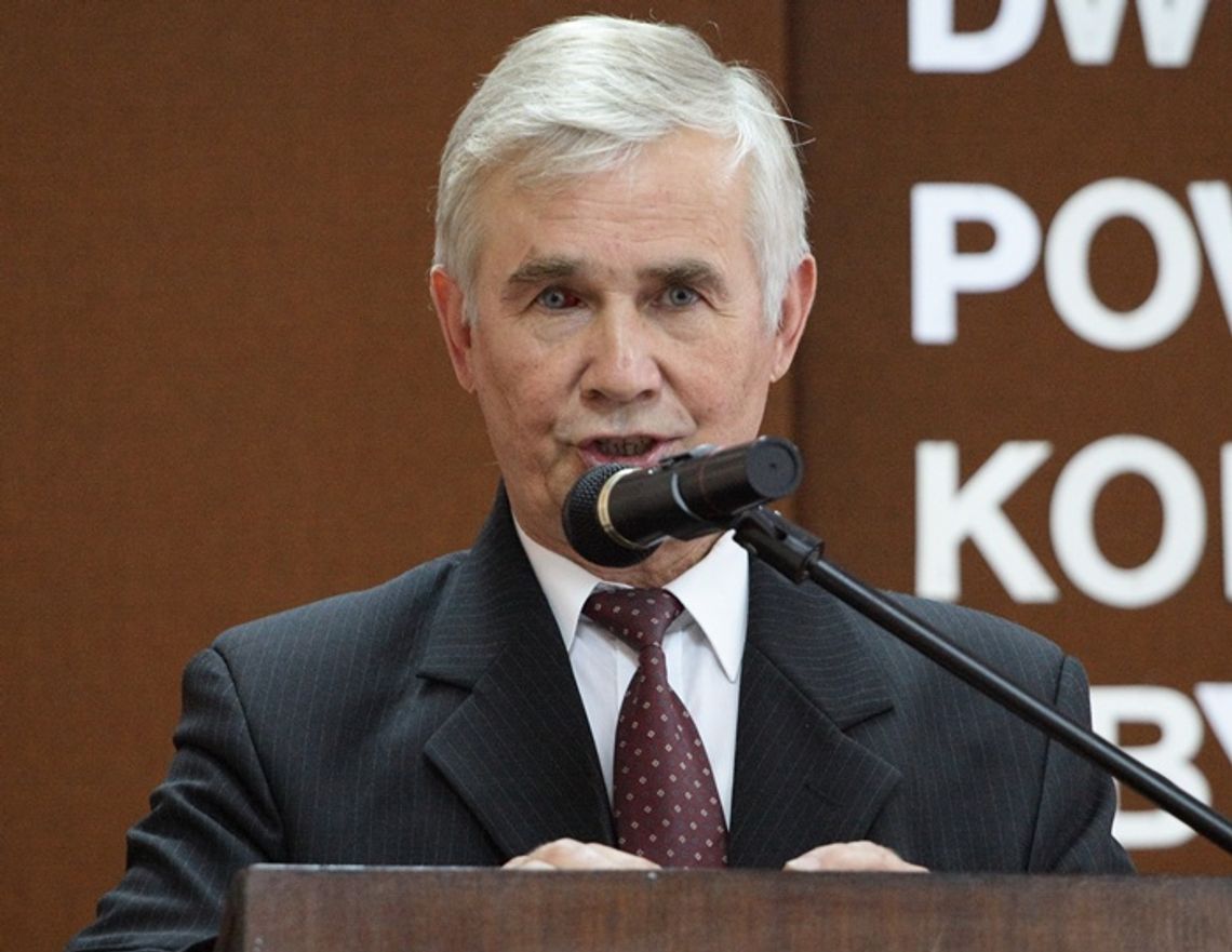 Kontrowersje wokół artykułu o komunistycznej sekretarz