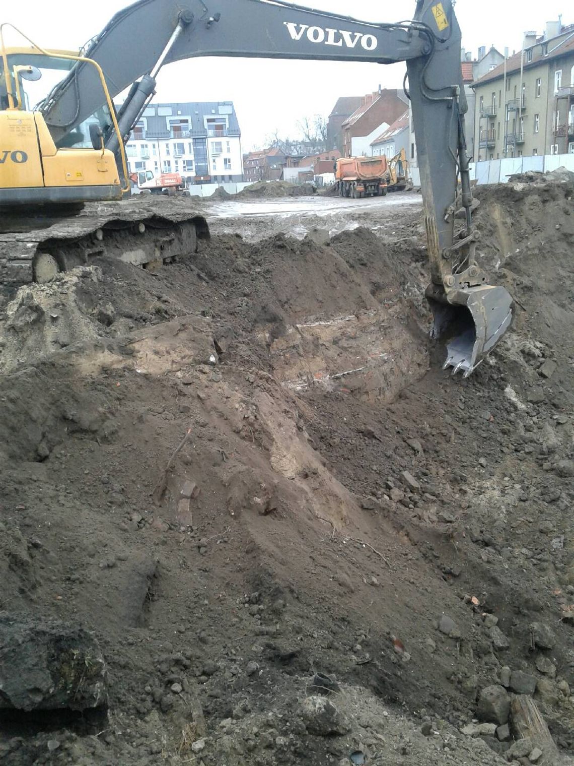 Koparka uszkodziła rurę z gazem przy ul. Zamkowej