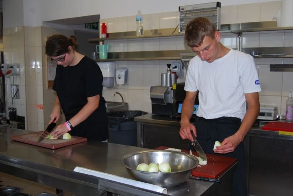 Kucharz Nadwiślański – 40 uczniów zdobywa doświadczenie Kucharz Nadwiślański – 40 uczniów zdobywa doświadczenie