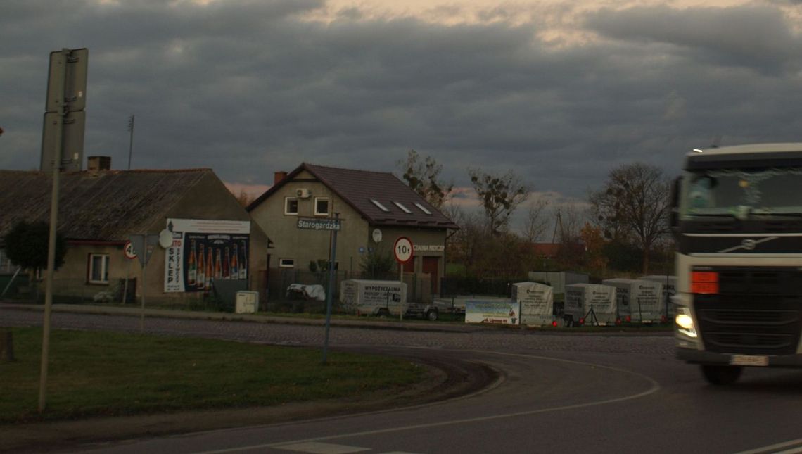 Kulisy wywłaszczenia rodzin z Czarlina. Mają kupić mieszkania, ale nie wiedzą za ile. "To niepoważne" 