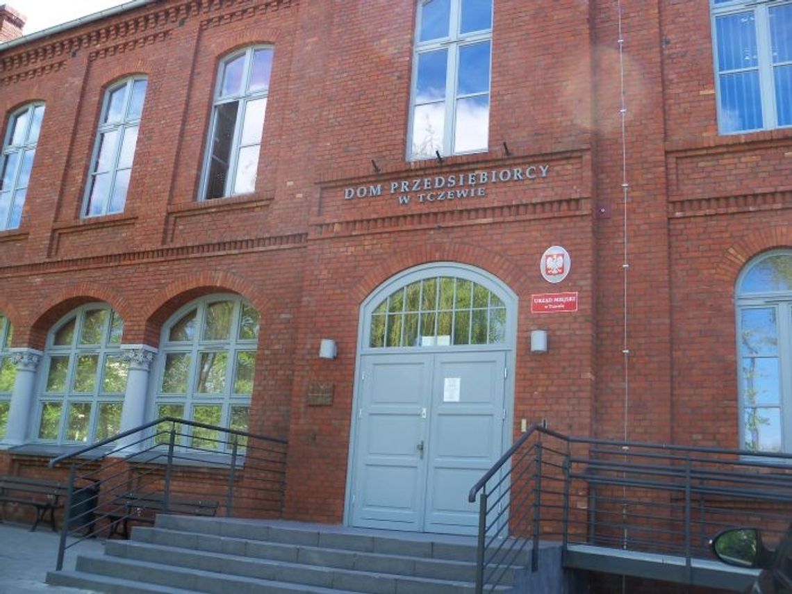 Laptop dla zwycięzcy w konkursie „Rzemieślnik Roku 2012” Laptop dla zwycięzcy w konkursie „Rzemieślnik Roku 2012”